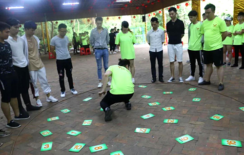 共同進(jìn)退.jpg 共同進(jìn)退.jpg