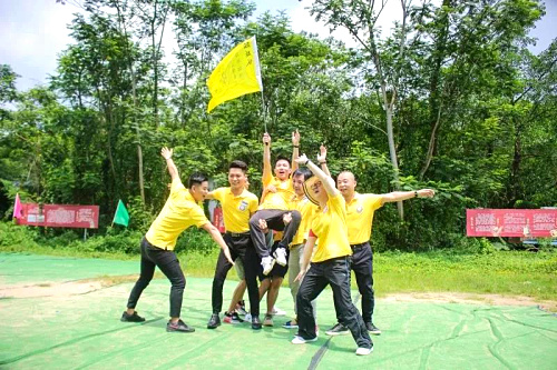 超越隊(duì).jpg 超越隊(duì).jpg