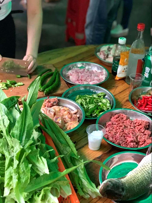 準(zhǔn)備食材.jpg 準(zhǔn)備食材.jpg